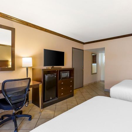 Best Western Plus Raton Hotel Екстер'єр фото