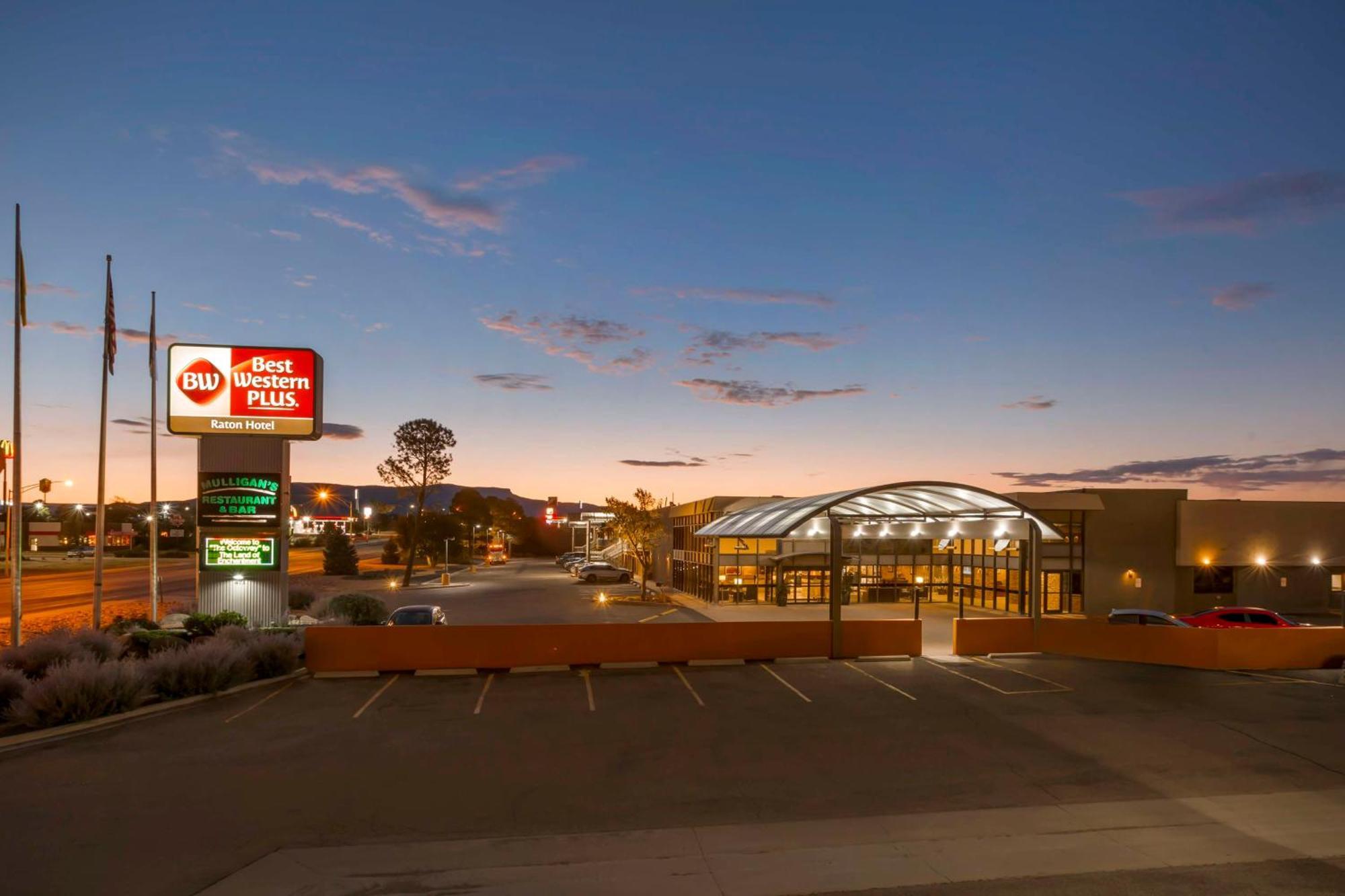 Best Western Plus Raton Hotel Екстер'єр фото