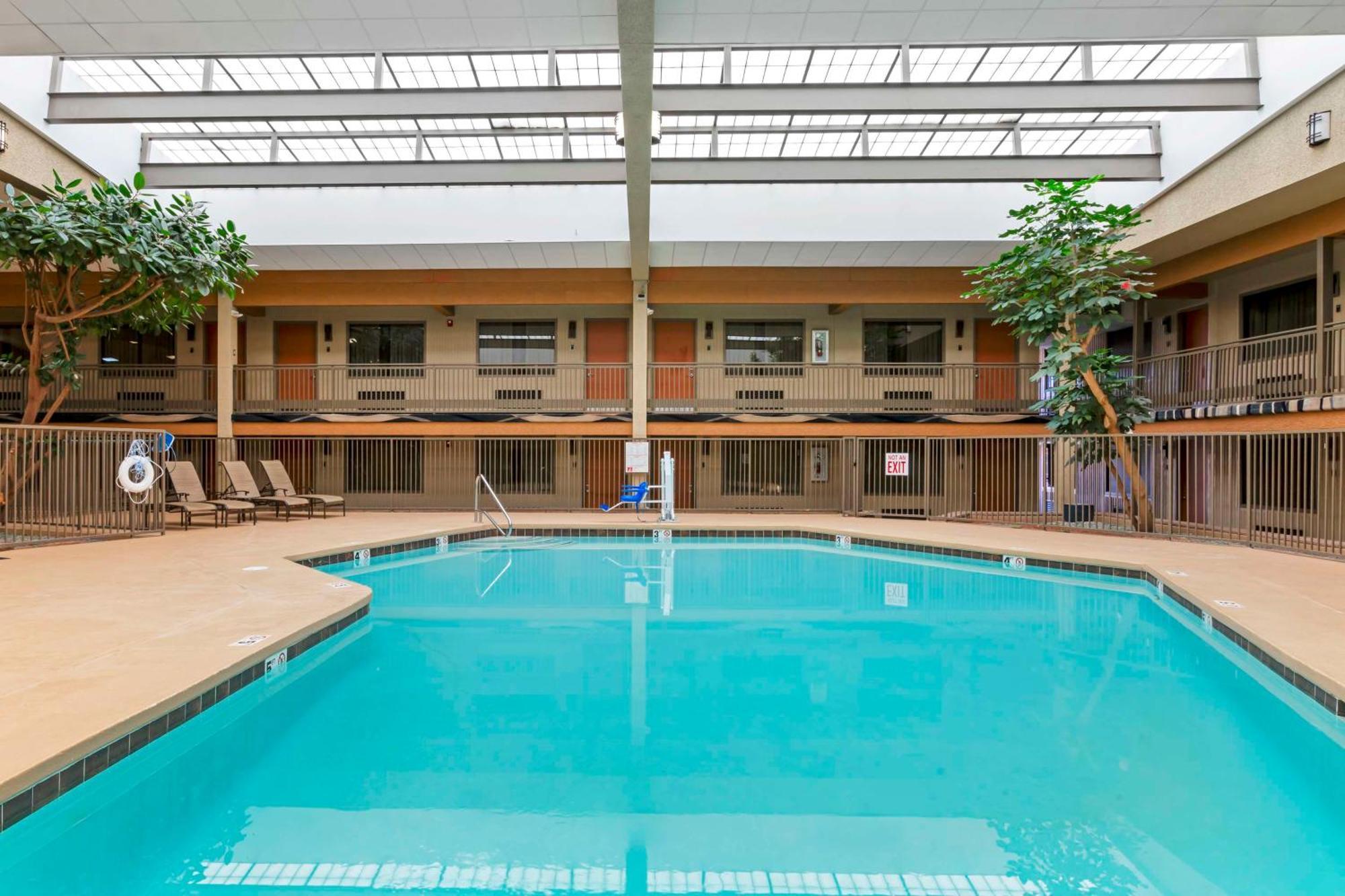 Best Western Plus Raton Hotel Екстер'єр фото