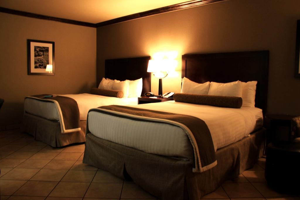 Best Western Plus Raton Hotel Екстер'єр фото